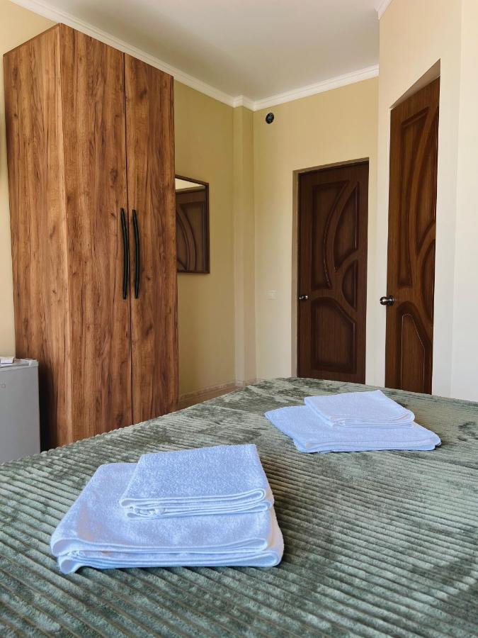 Hotel Golden גגרה מראה חיצוני תמונה