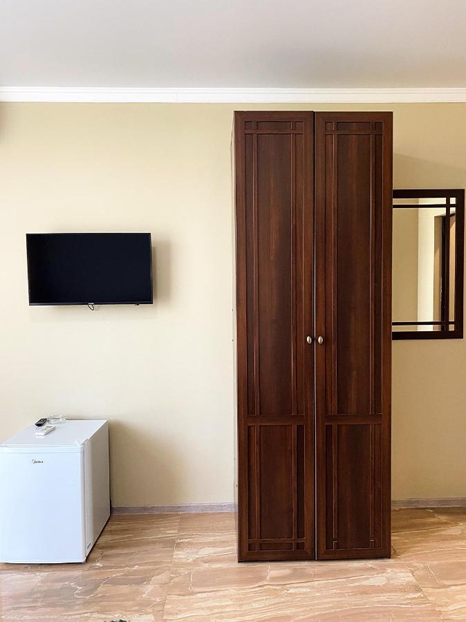 Hotel Golden גגרה מראה חיצוני תמונה
